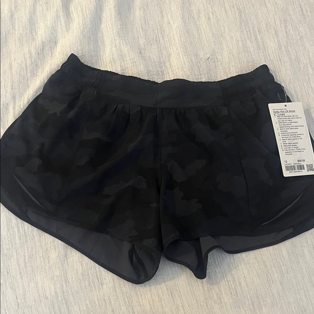 Lululemon Hotty Hot LR Short 4” *Lined Black Camo Women's Shorts